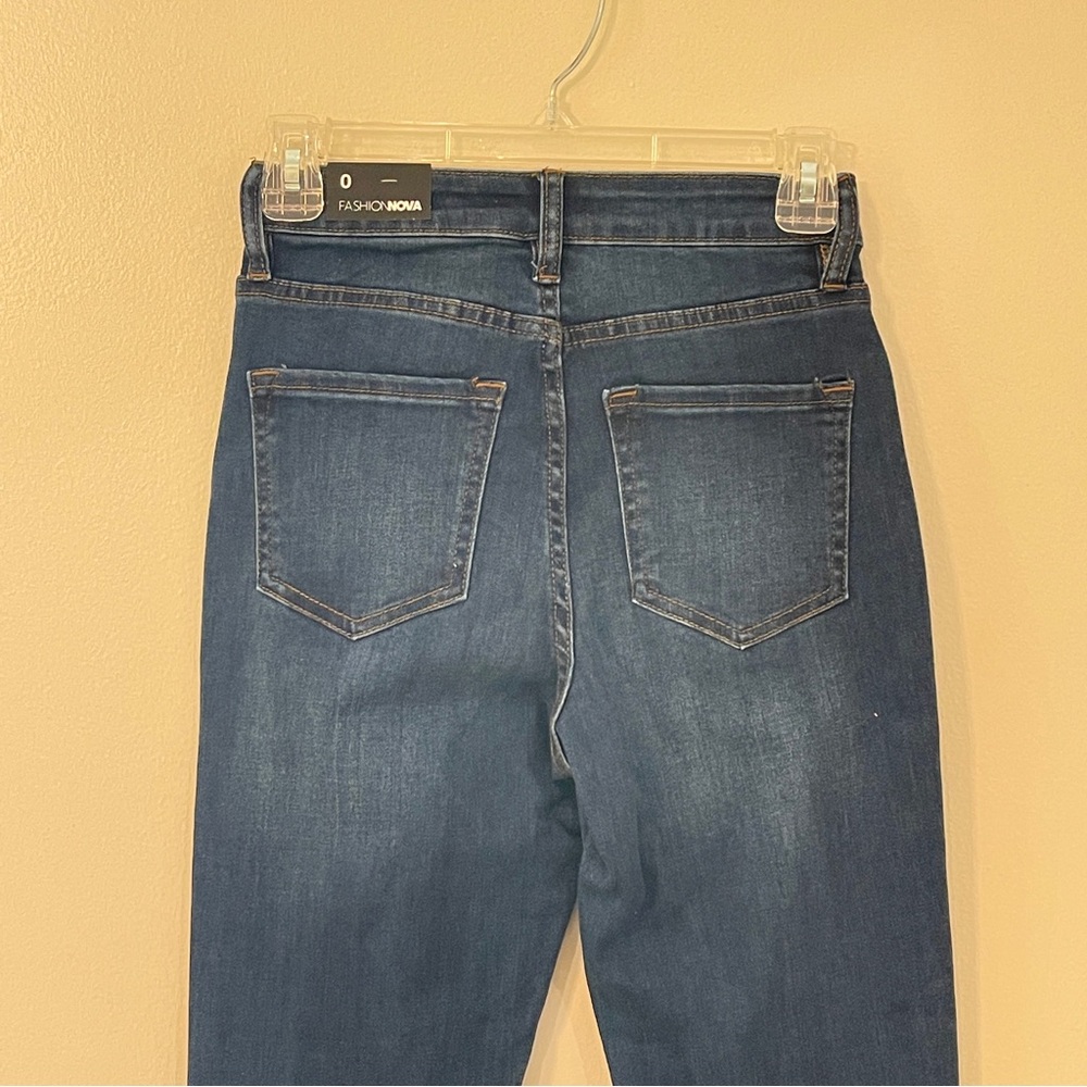 Fashion Nova Flare & Wide Leg Jeans - Picture 3 of 4